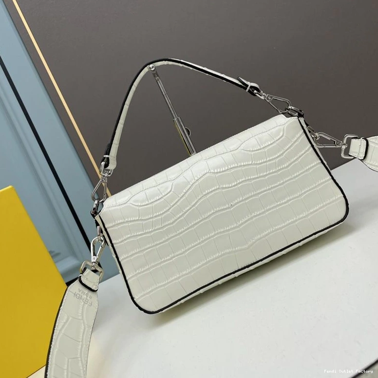 Vintage HOT Leather Bag Baguette Crocodile Fendi In White Medium 0822